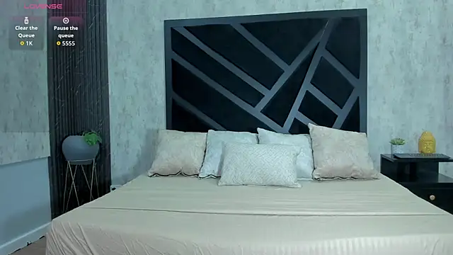 Scarlet_Dreeam webcam