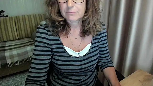 lauraoven webcam