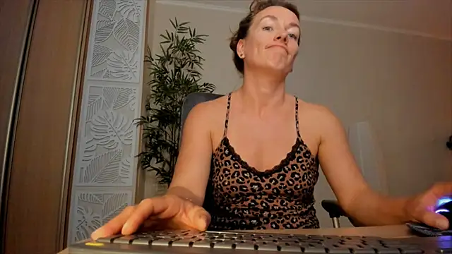 RebeccaMartinez webcam