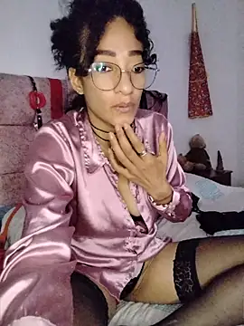 AmelieMartinez webcam