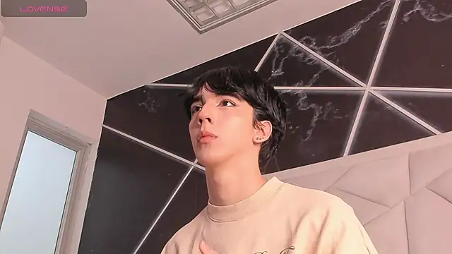 Quma86 - Male webcam sex chat