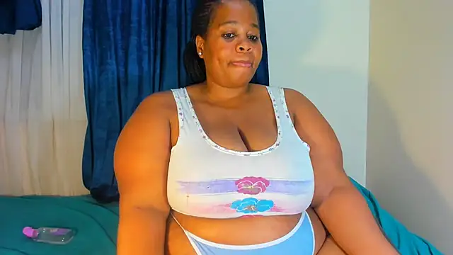 ThickLeeyanaXX webcam