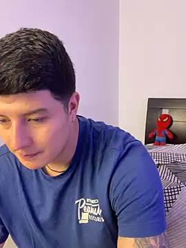 Goldenknight33 webcam
