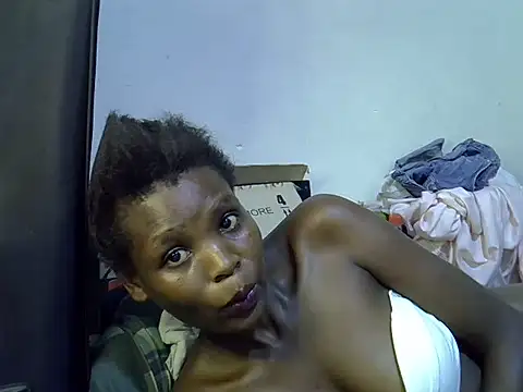 cute_aliyah webcam