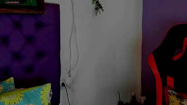 Cloeandtyfanny webcam