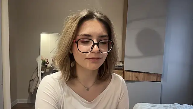 AnnaVelvetFire webcam