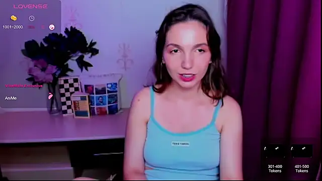 KindHazelHere_ live cam on StripChat