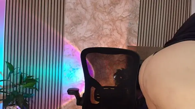 JuliRamirez webcam
