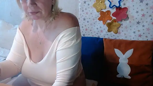 QueenLana webcam
