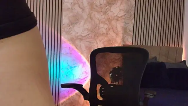 JuliRamirez webcam