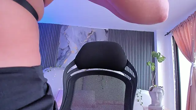 CarolineFyre webcam