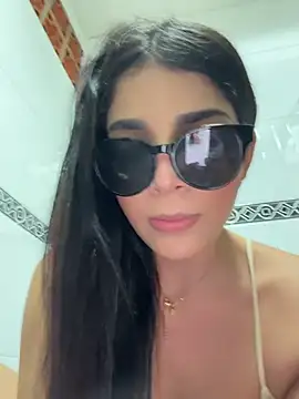 ArieliciousXXX live sex cam