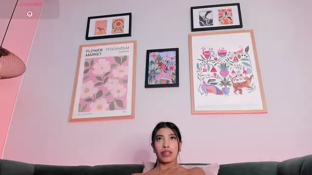 Tiffany_Low webcam