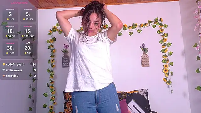 emiily_curly webcam