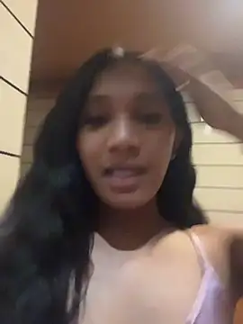slutty_aki webcam