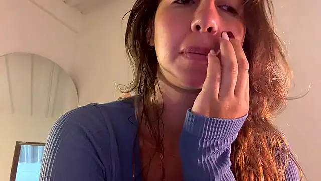 Julieta_Jol live cam on StripChat
