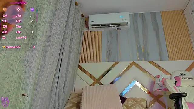 KaylaDavies webcam
