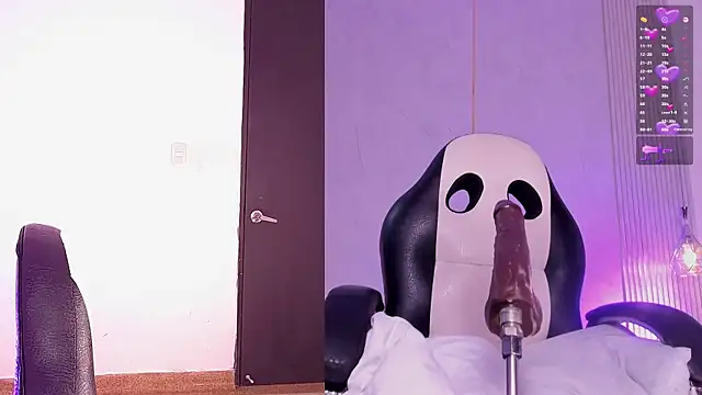 DestinyReece webcam
