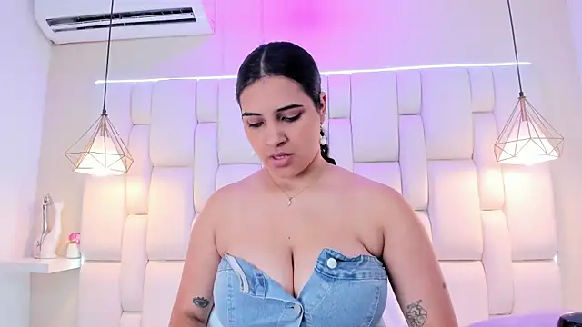 Salome_Baker webcam