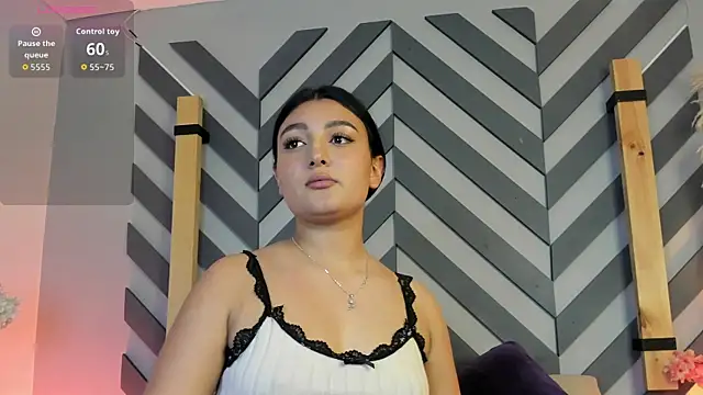 Milapearl__ webcam