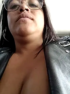 Mia_Risky-1 webcam