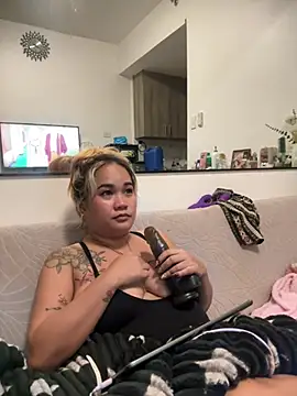 queenmia__ph webcam
