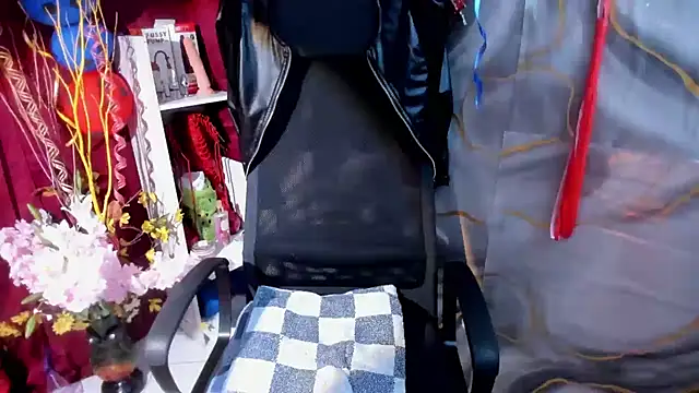 Queenscarlettsecret live sex cam