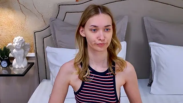 AmadaReine webcam