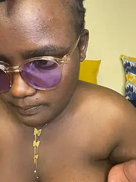 Bustyy_Bitch webcam