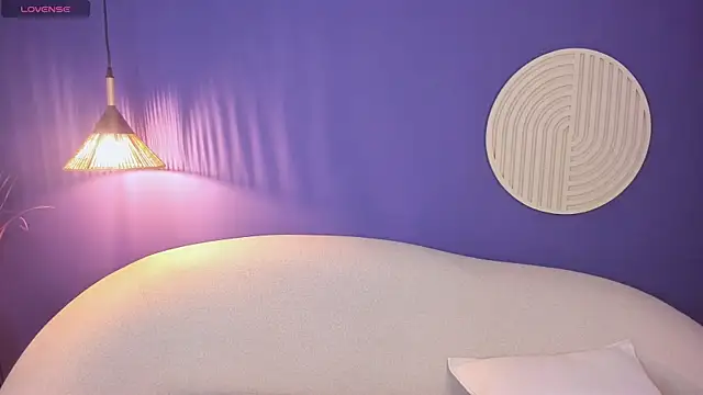 Naira_Moon webcam