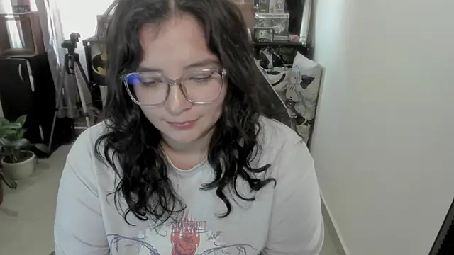 aika-dreams live cam on StripChat