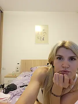 HotBlondie69