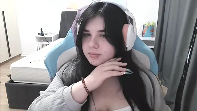 LunarMia webcam
