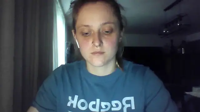 LeaWetGirl webcam
