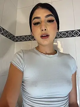 BadLilAngelXXX live sex cam