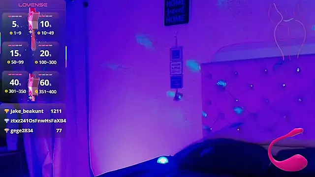 naomifire_ webcam