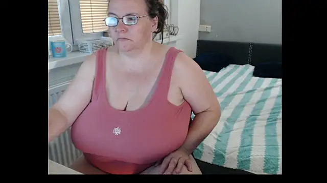 Sweetboobs webcam