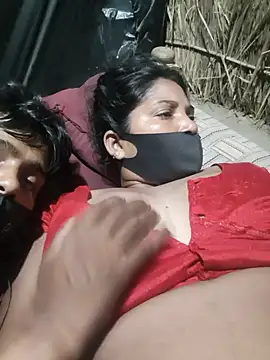 Indiandesicouple155 webcam