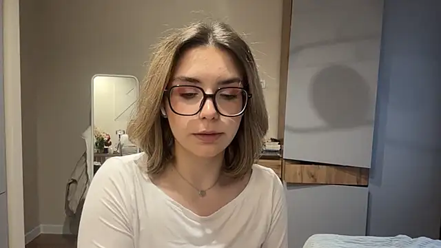 AnnaVelvetFire live cam on StripChat