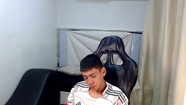 liarr_ - Liarr_'s free webcam - UK Sex Cams