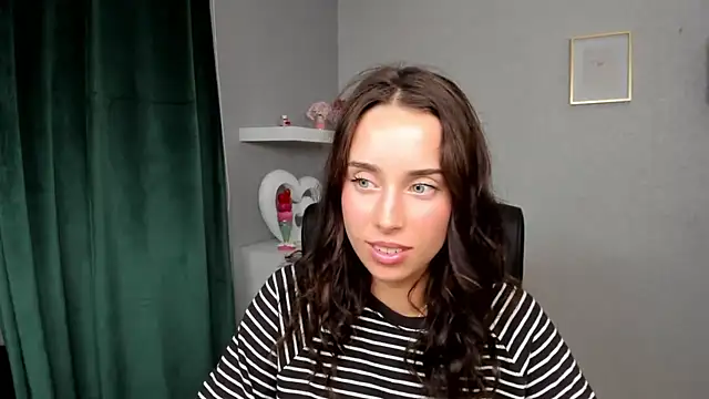 AdeleSolo webcam