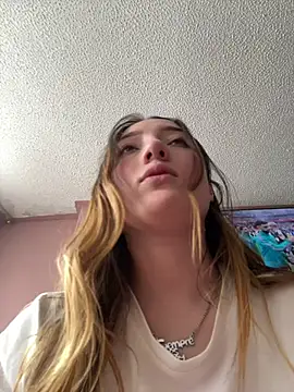 Valery_Salmons webcam