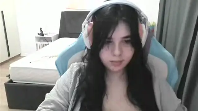 LunarMia webcam