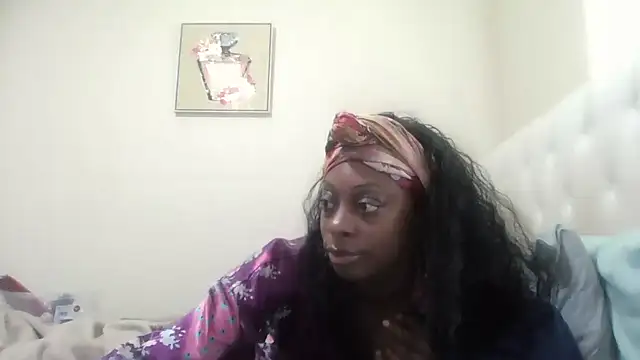 Prettylondond live sex cam