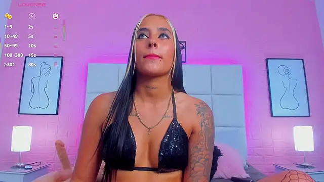 charlotte_kisss webcam