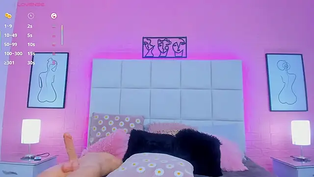 charlotte_kisss webcam
