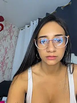 UrNewFantasy webcam