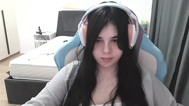 LunarMia webcam