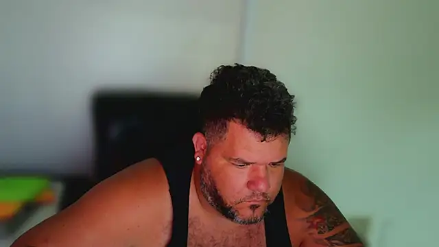 HotDominicanCum webcam
