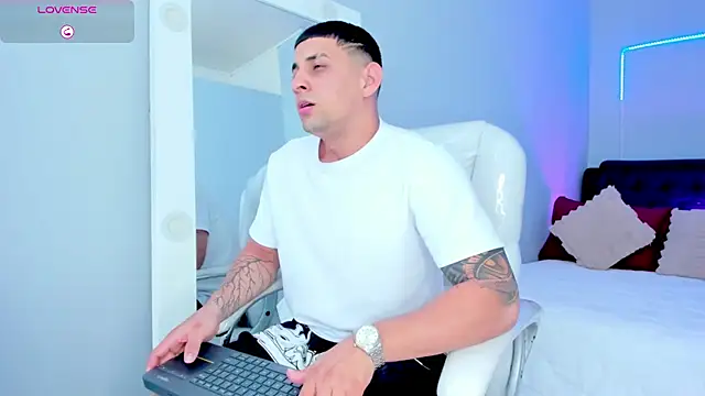 Alex_cute77 webcam
